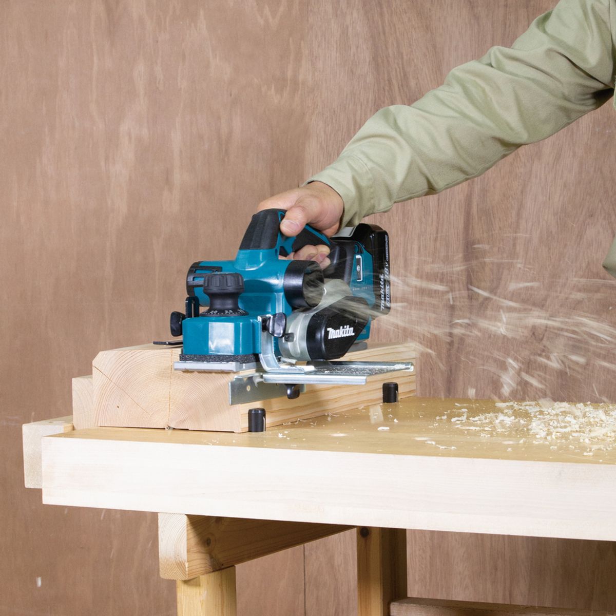 Makita Høvel 18V LXT ® 82mm DKP181Z