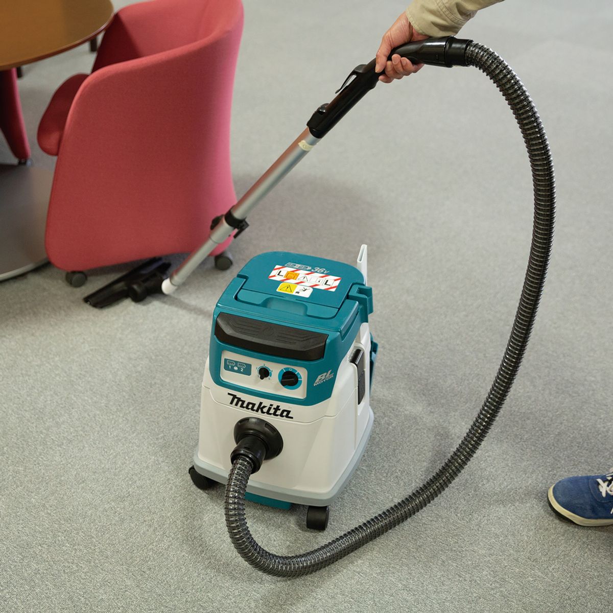 Makita Støvsuger 2x18V LXT ® 15L DVC156LZX1