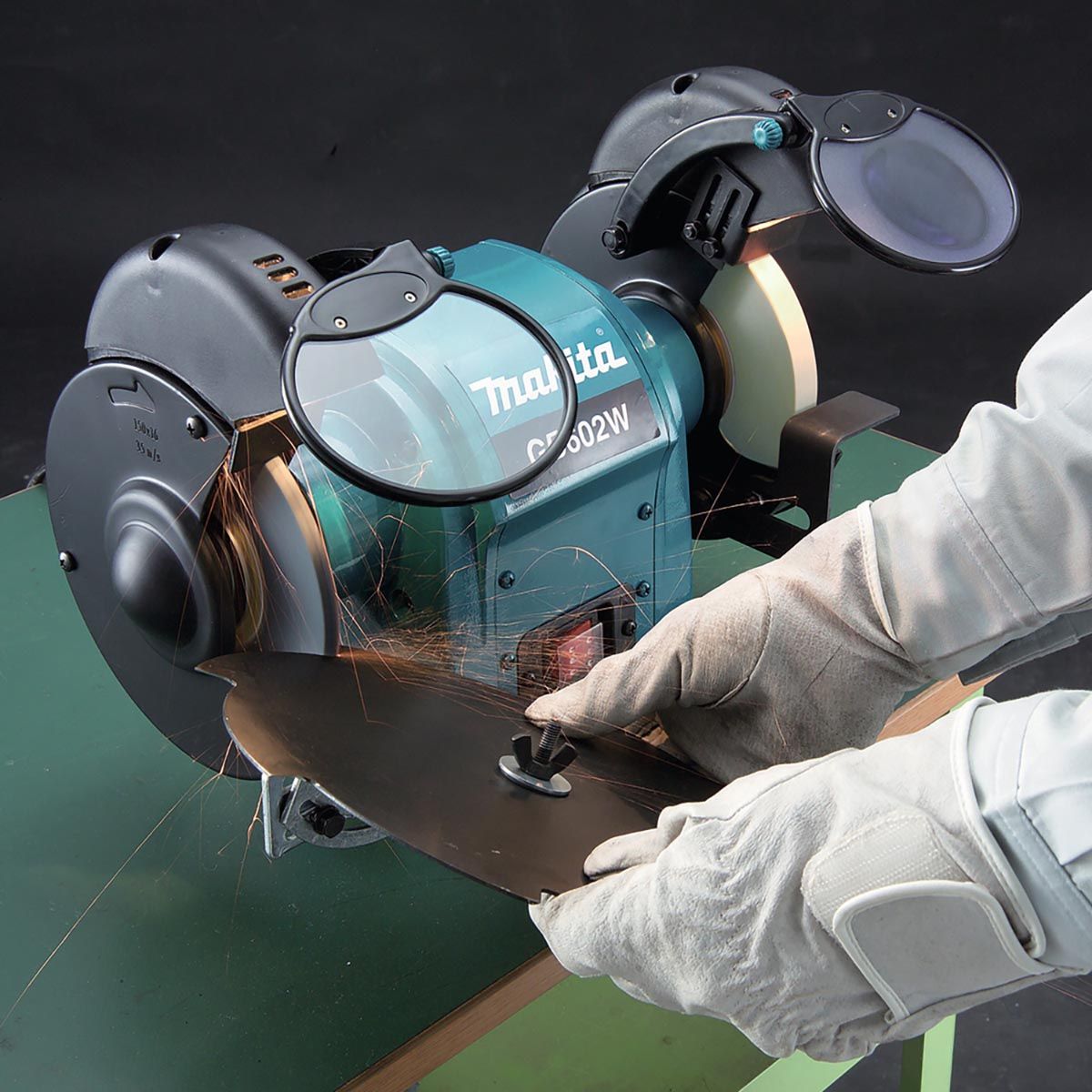 Makita Benkesliper 250W 150mm GB602W