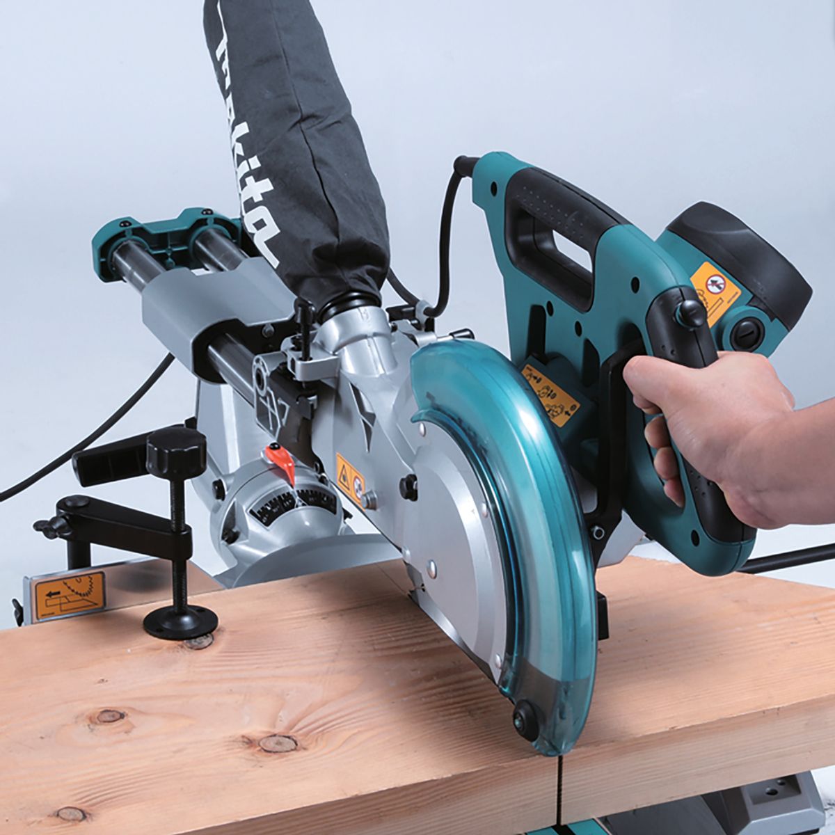 Makita Kapp-/Gjæringssag 1430W 260mm LS1018LN