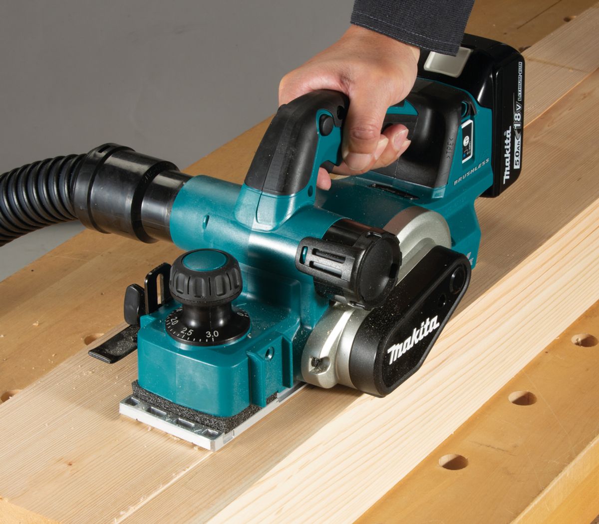 Makita Høvel 18V LXT ® 82mm DKP181Z
