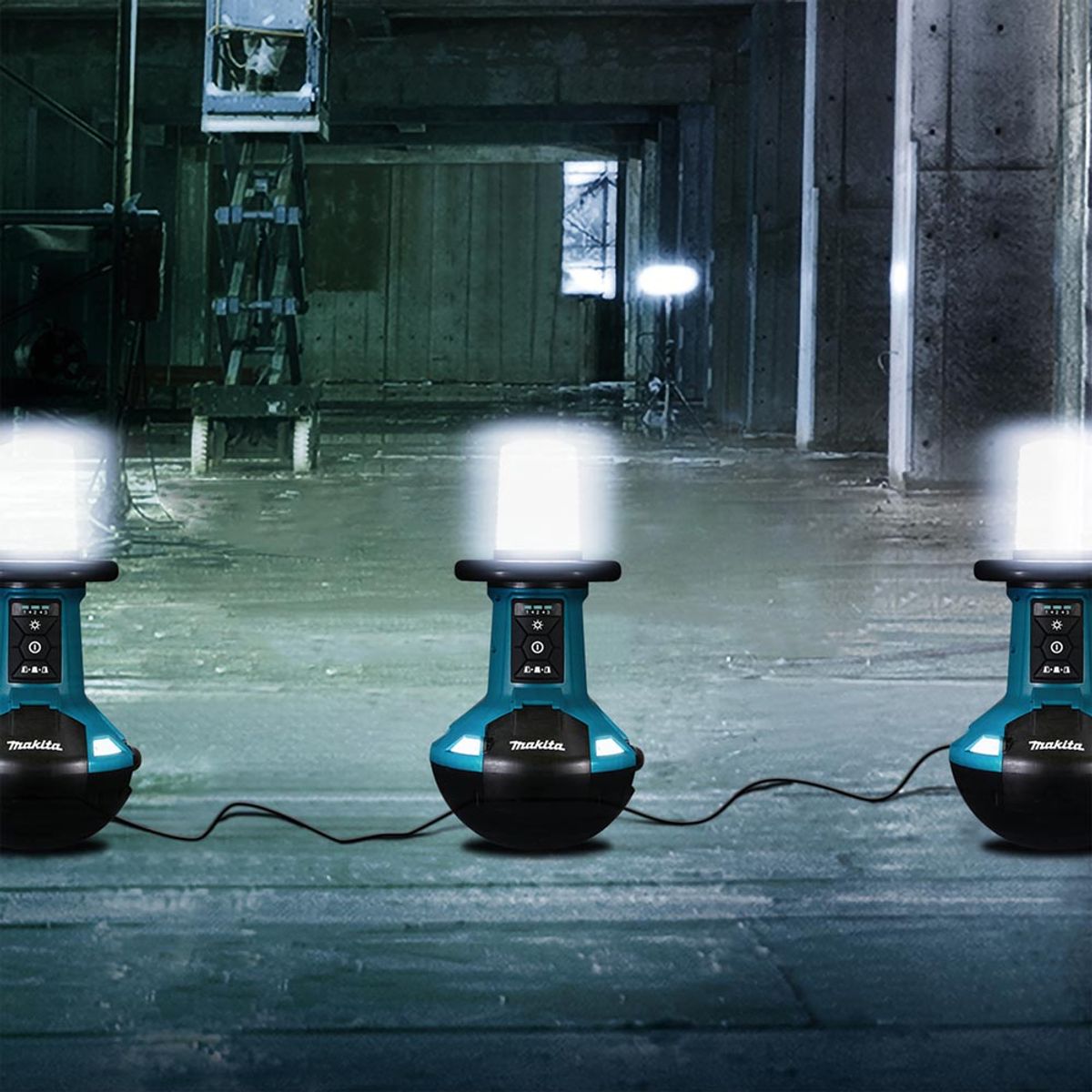 Makita Arbeidslampe 5500lm LED 18V LXT ® / AC DML810