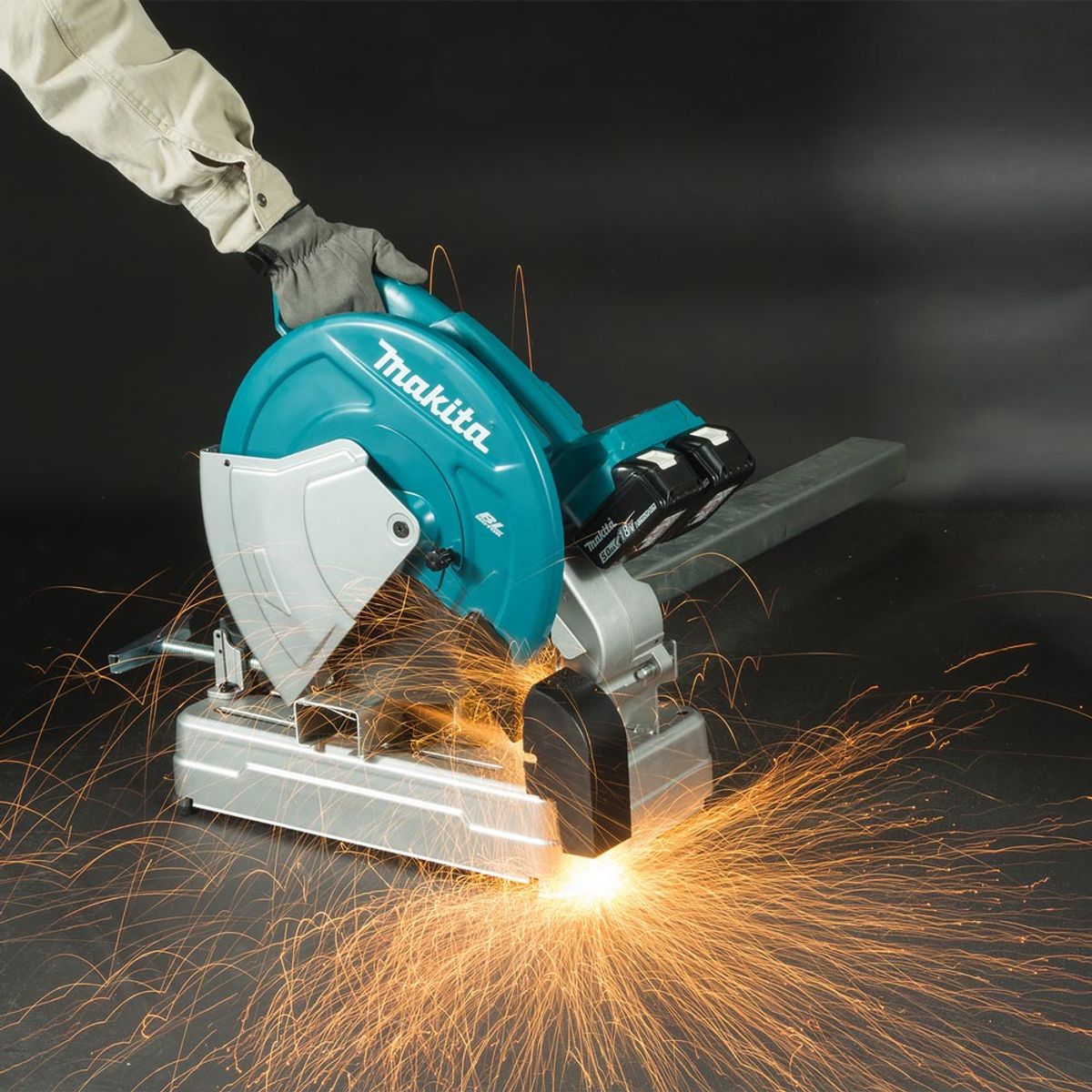 Makita Kappmaskin 2x18V LXT ® 355mm DLW140Z