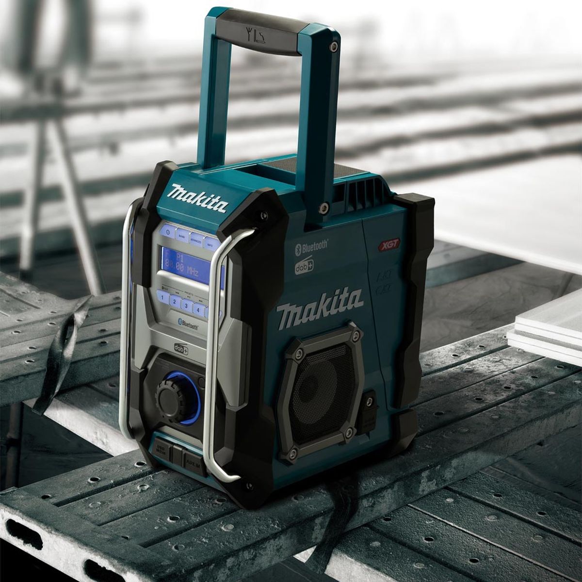 Makita Radio Dab+ 12V Max CXT ® / 18V LXT ® / 40V Max XGT ® / AC Bluetooth MR004GZ
