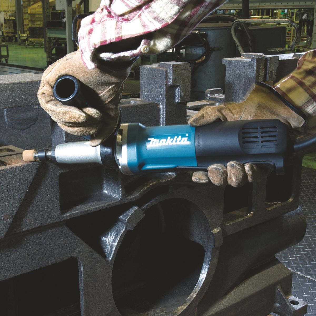 Makita Rettsliper 750W 6mm GD0801C