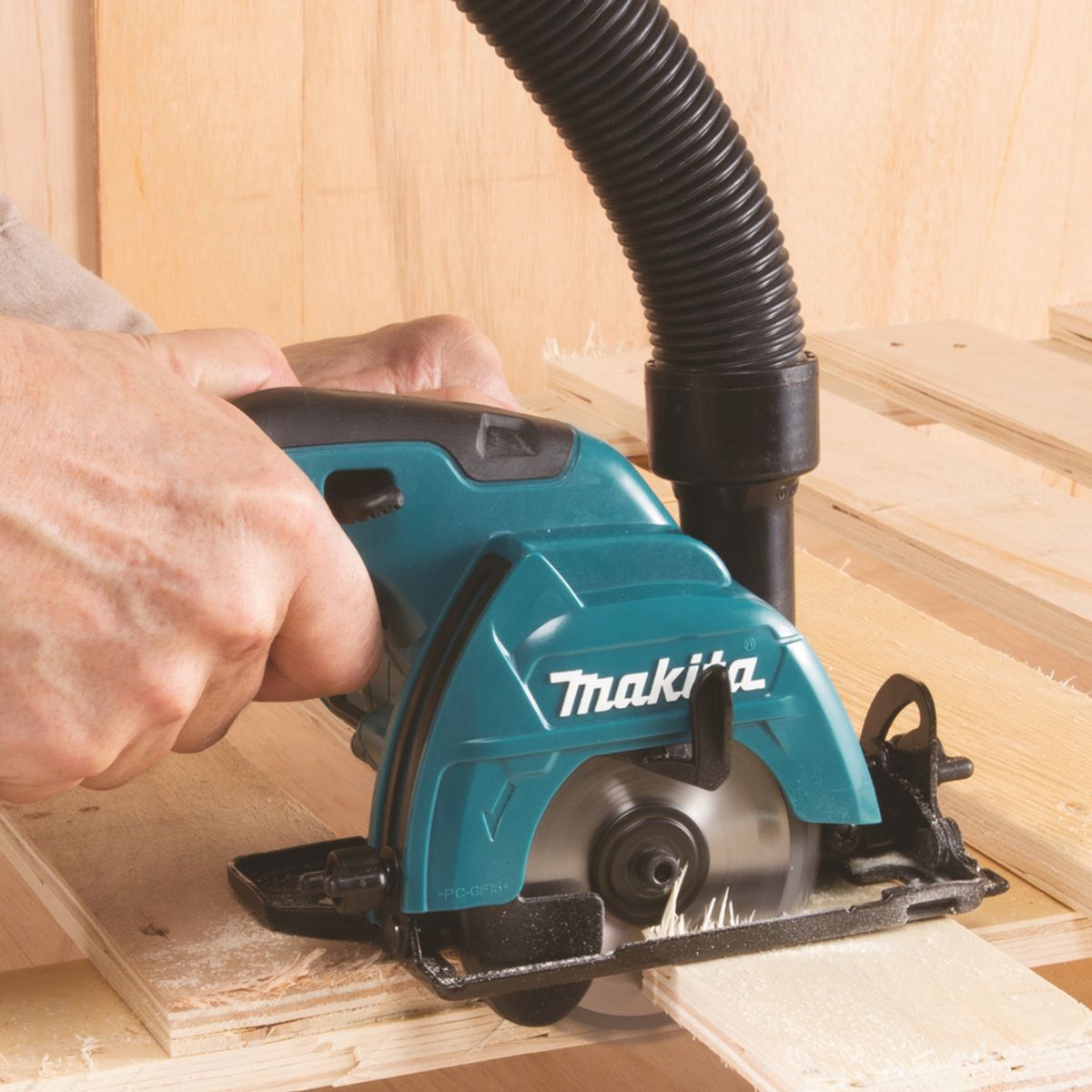Makita Sirkelsag 12V CXT ® 85mm HS301DZ