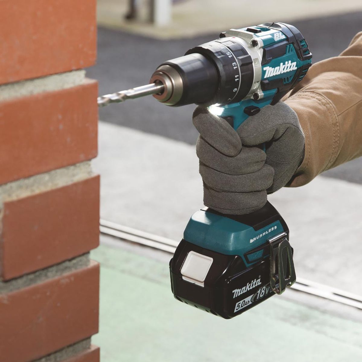 Makita Slagbormaskin 18V LXT ® 2x5,0Ah Batterier DHP484RTJ