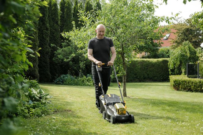 Hovedbilde Batteridrevet gressklipper 33 cm klippebredde ...